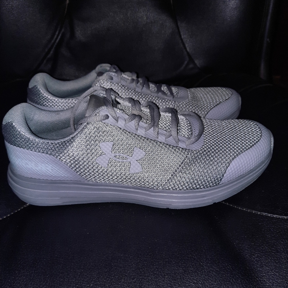 Mens under Armour athletic shoes